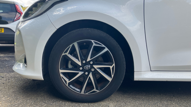 Toyota Yaris 1.5 Hybrid Design 5dr CVT Hybrid Hatchback